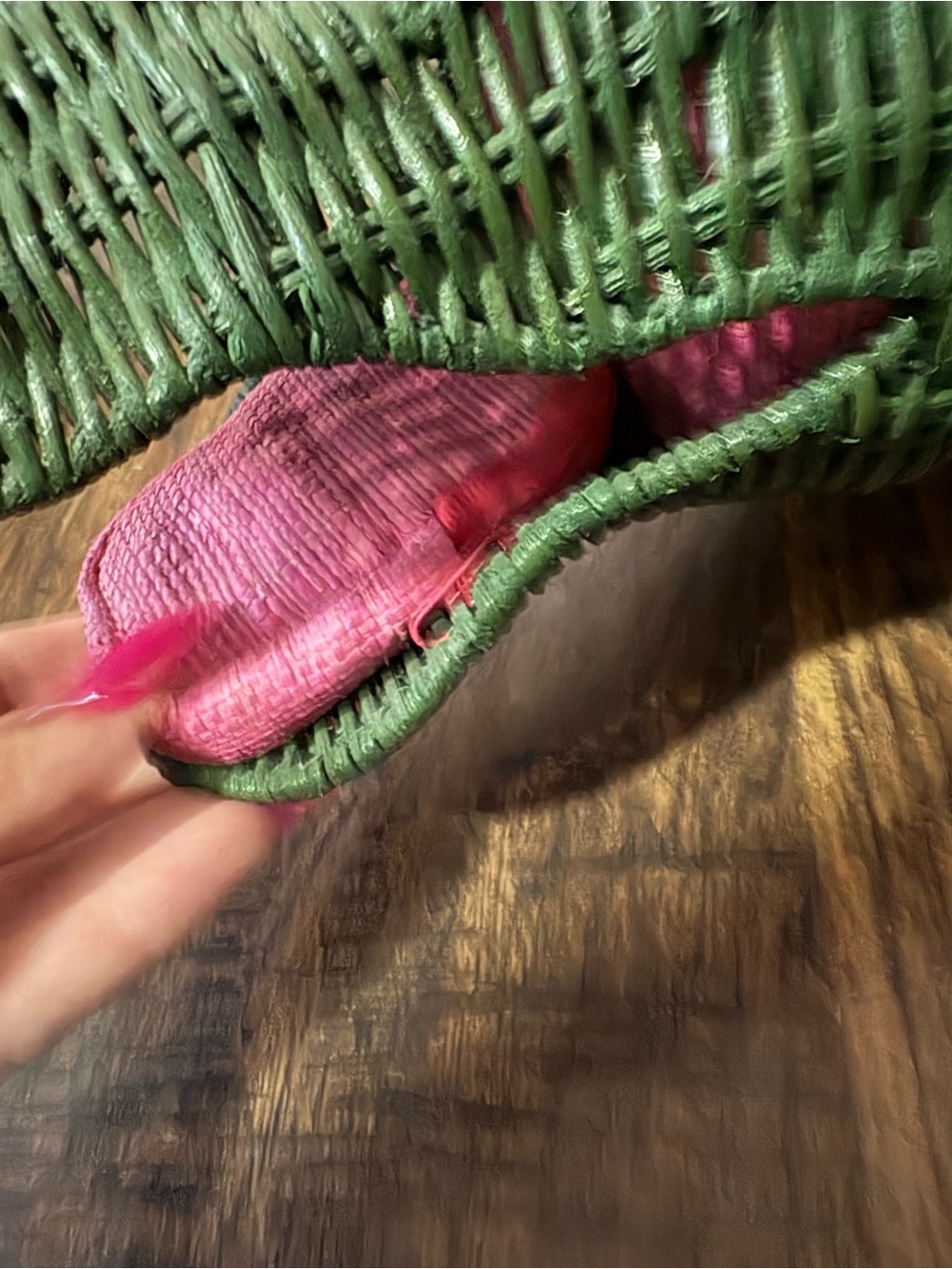 Wickerdarling Green Wicker Alligator Shoulder Bag - Picture 2 of 3